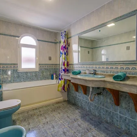 Villa Esmeralda By