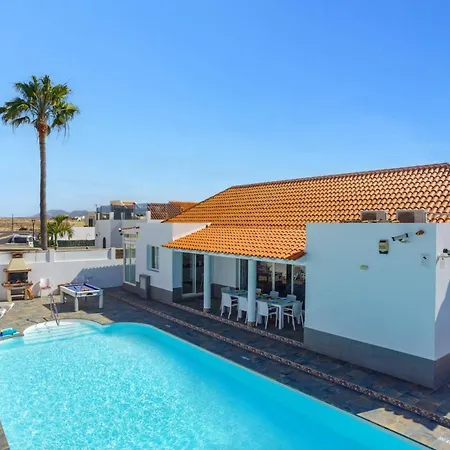 Villa Esmeralda By